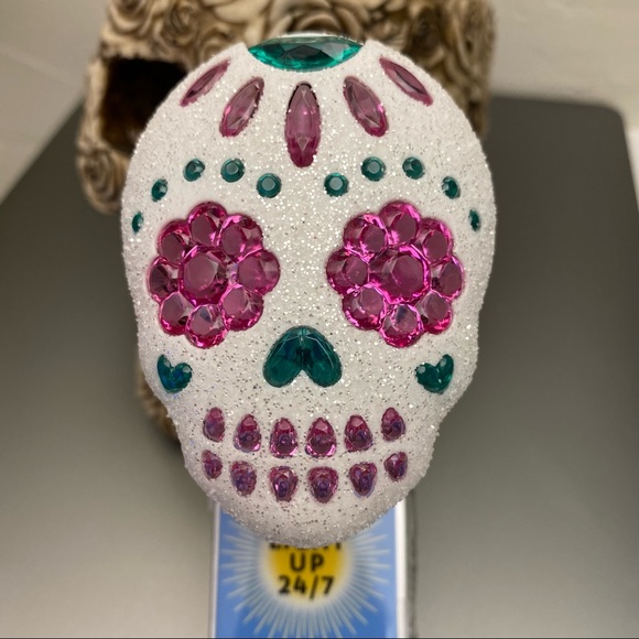 2021 Bath & Body Works Sugar Skull Light Up Wallflower Plug - Picture 3 of 11